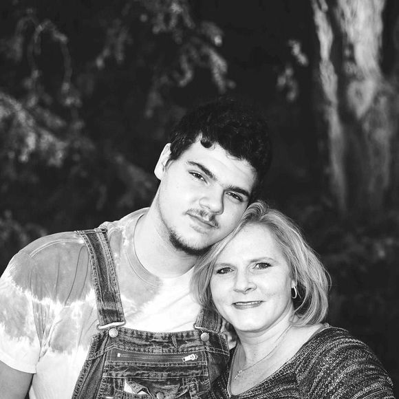 Meet your Posher, Stacie - Picture 1 of 1